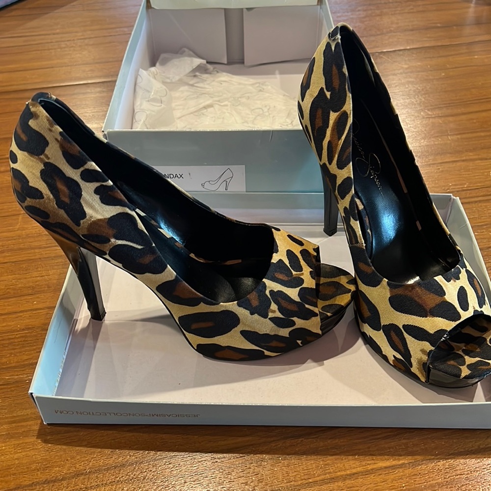 Jessica Simpson Peep Toe Leopard Heels Size 9.5
